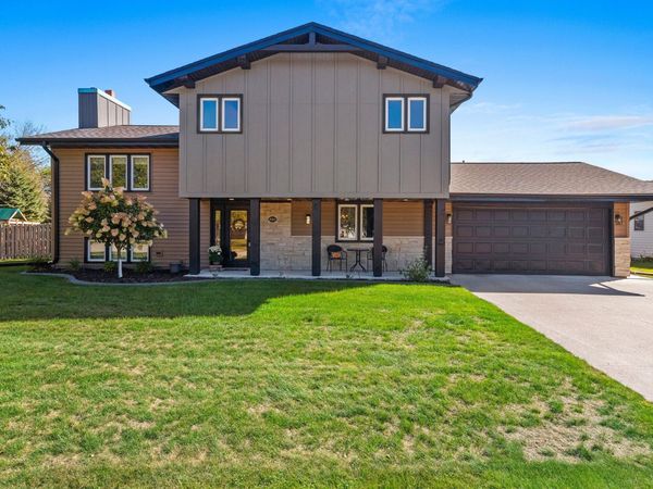 2811 39th St, Two Rivers, WI 54241