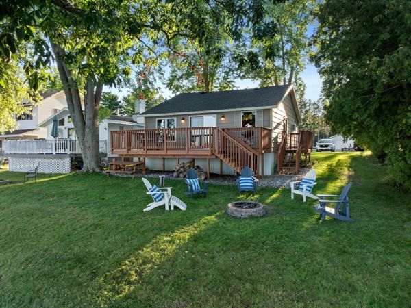 W1039 Southwest Circle Dr, Marshfield, WI 53079