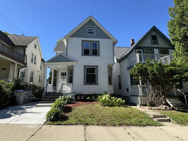 1711 E Belleview Pl, Milwaukee, WI 53211