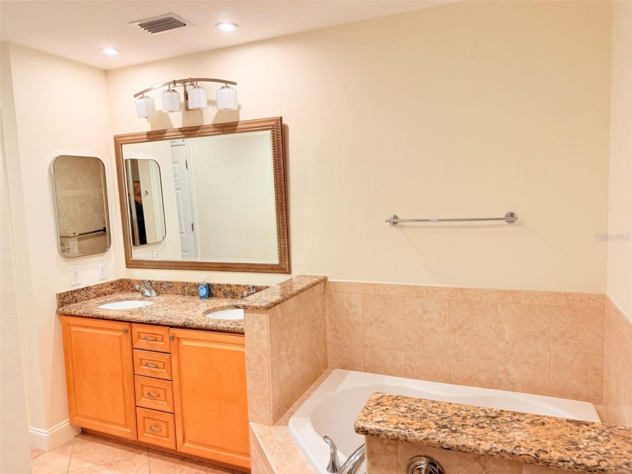 7702 Lake Vista Court, Unit 303, Lakewood Ranch, FL 34202 Photo