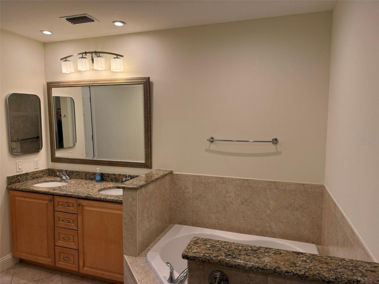 7702 Lake Vista Court, Unit 303, Lakewood Ranch, FL 34202 Photo