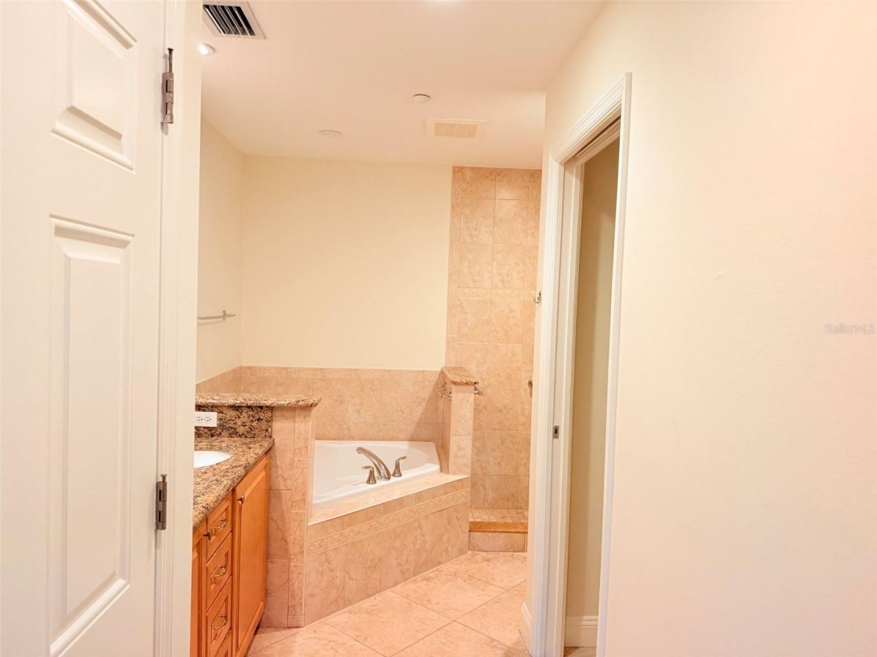 7702 Lake Vista Court, Unit 303, Lakewood Ranch, FL 34202 Photo