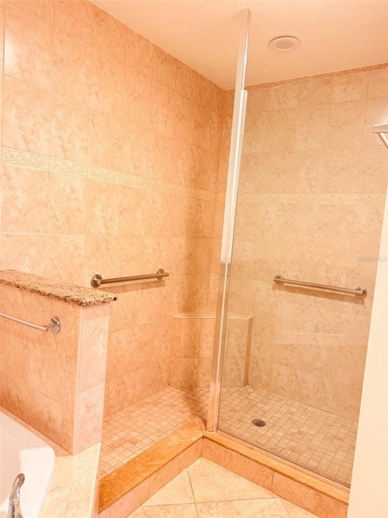 7702 Lake Vista Court, Unit 303, Lakewood Ranch, FL 34202 Photo