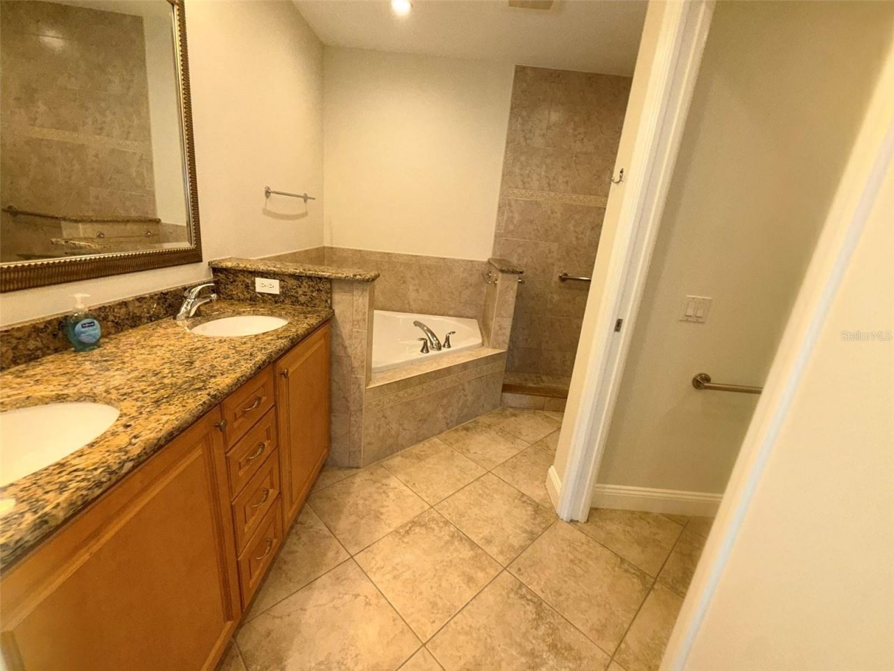 7702 Lake Vista Court, Unit 303, Lakewood Ranch, FL 34202 Photo