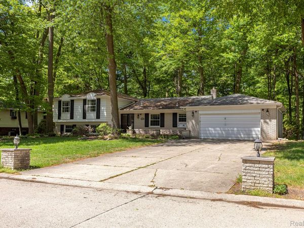 21257 Woodfarm Drive, Farmington Hills, Mi 48167