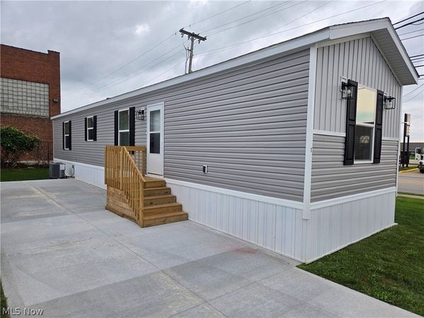 701 N Main Street , Unit 1, Wellington, OH 44090
