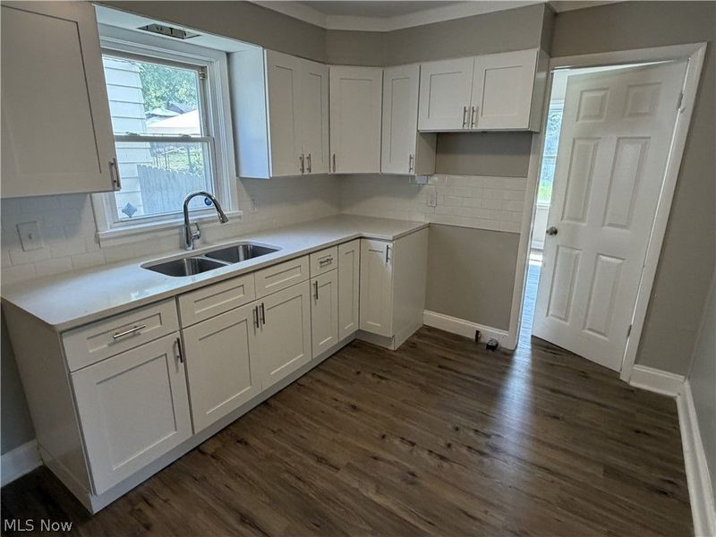 8602 Jeffries Avenue, Cleveland, OH 44105 Photo 11