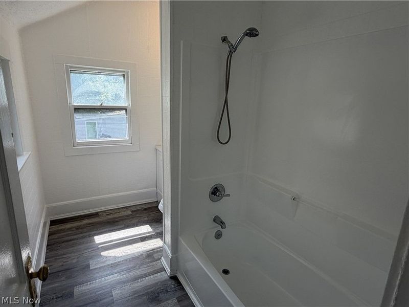 8602 Jeffries Avenue, Cleveland, OH 44105 Photo 25