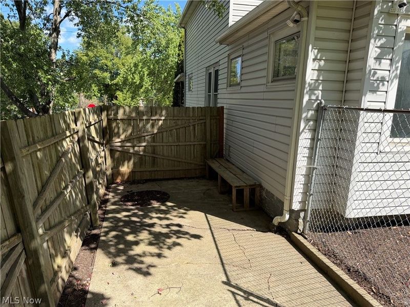 8602 Jeffries Avenue, Cleveland, OH 44105 Photo 30