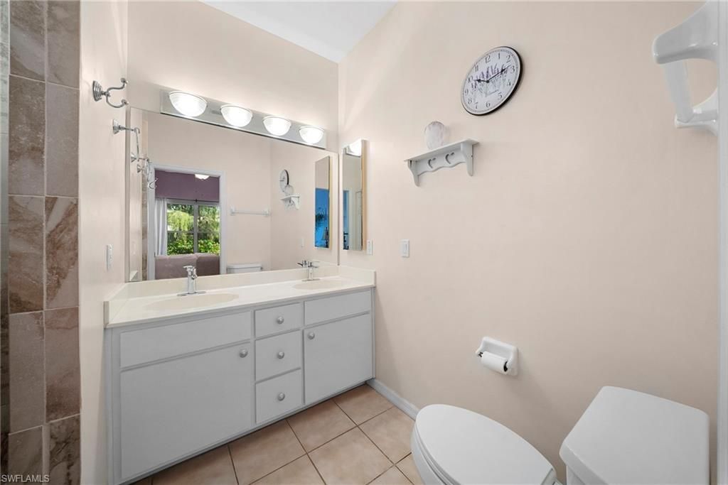 10720 San Tropez Cir, Estero, FL 33928 Photo
