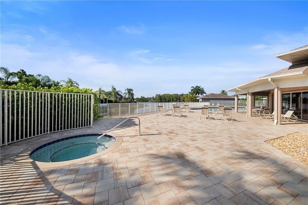 10720 San Tropez Cir, Estero, FL 33928 Photo