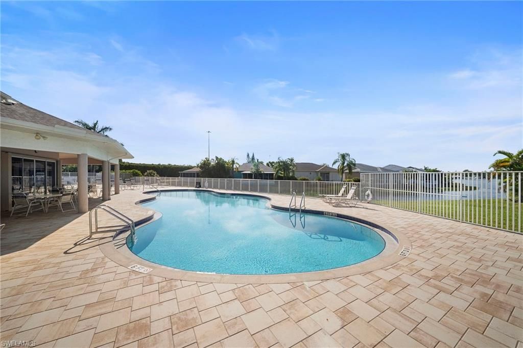 10720 San Tropez Cir, Estero, FL 33928 Photo