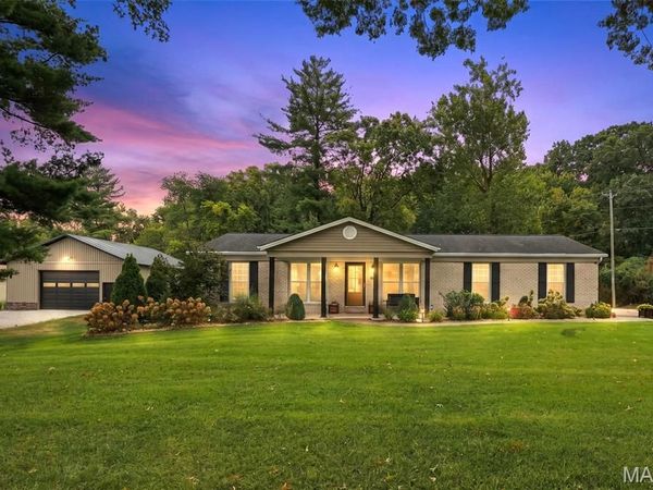 1392 N Henke Road, Lake St Louis, MO 63367