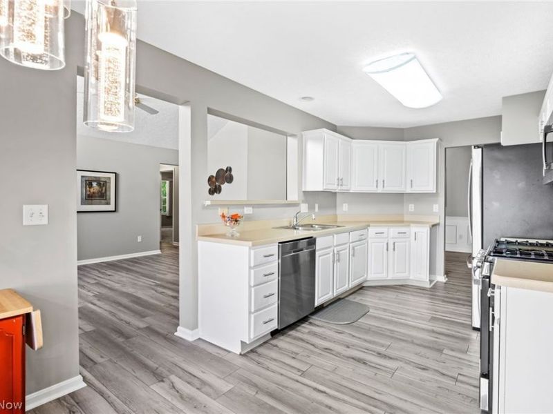 7393 Willow Woods Drive, North Olmsted, OH 44070 Photo 14