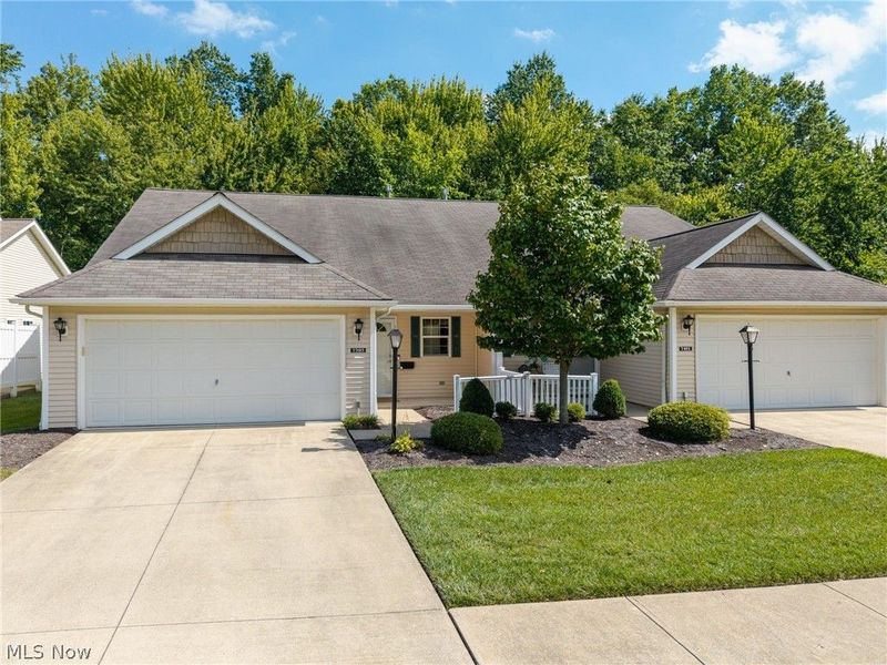 7393 Willow Woods Drive, North Olmsted, OH 44070 Photo 2