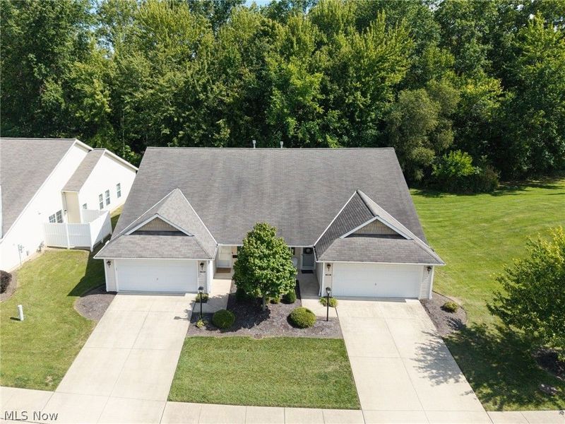 7393 Willow Woods Drive, North Olmsted, OH 44070 Photo 3