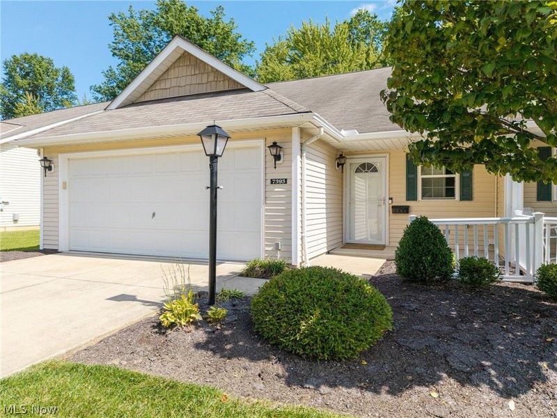 7393 Willow Woods Drive, North Olmsted, OH 44070 Photo 5