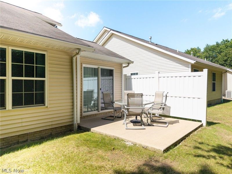 7393 Willow Woods Drive, North Olmsted, OH 44070 Photo 6