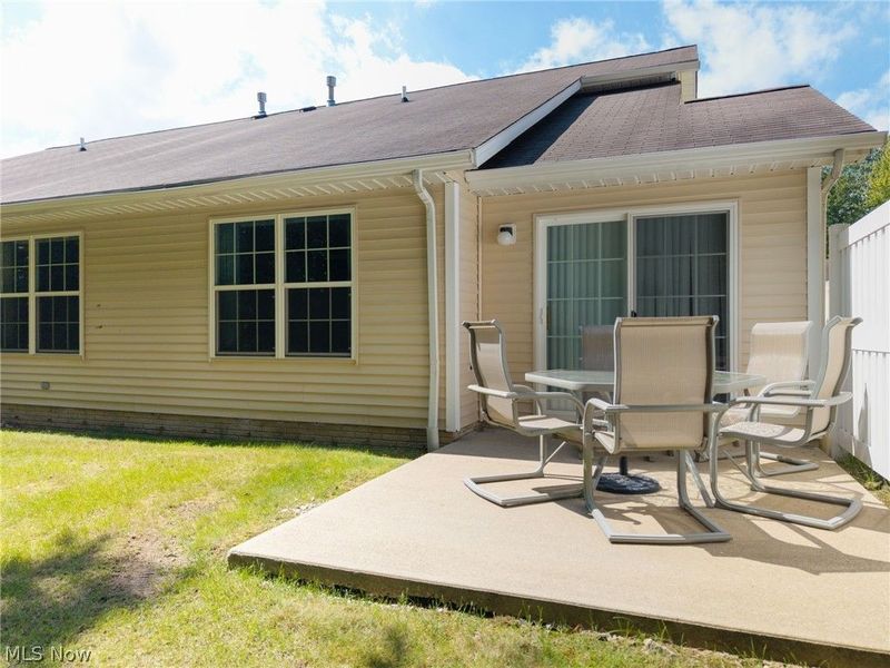 7393 Willow Woods Drive, North Olmsted, OH 44070 Photo 7