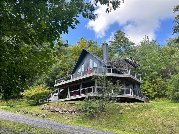 283 Avenue Of The Stars , North Blenheim, NY 12131