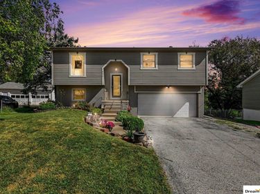 9424 Fowler Avenue, Omaha, NE 68134