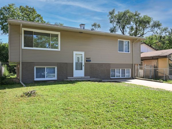 16607 Paulina Street , Markham, IL 60428