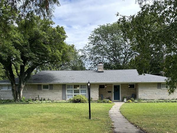 304 Central Avenue , Aurora, IL 60506