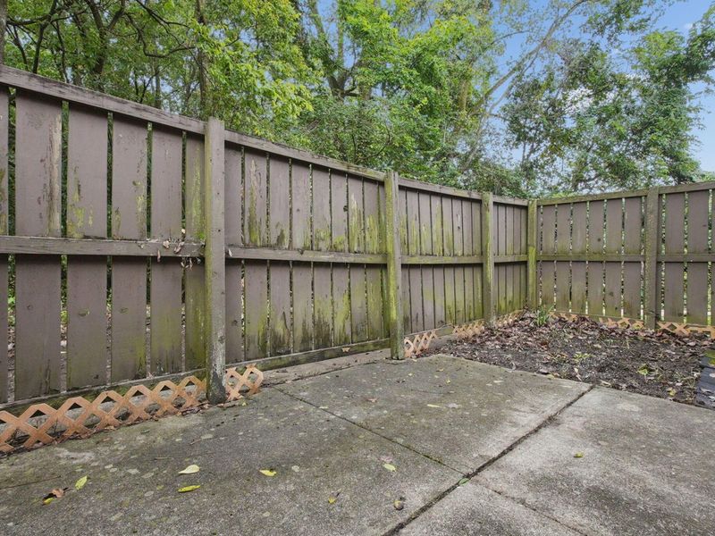 5844 Hallridge Circle , Unit B, Columbus, OH 43232 Photo 17