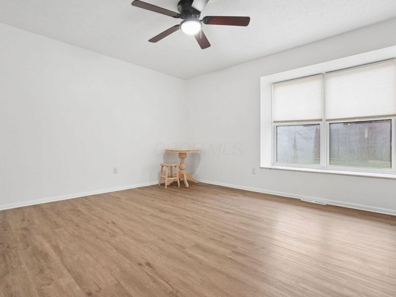 5844 Hallridge Circle , Unit B, Columbus, OH 43232 Photo 6