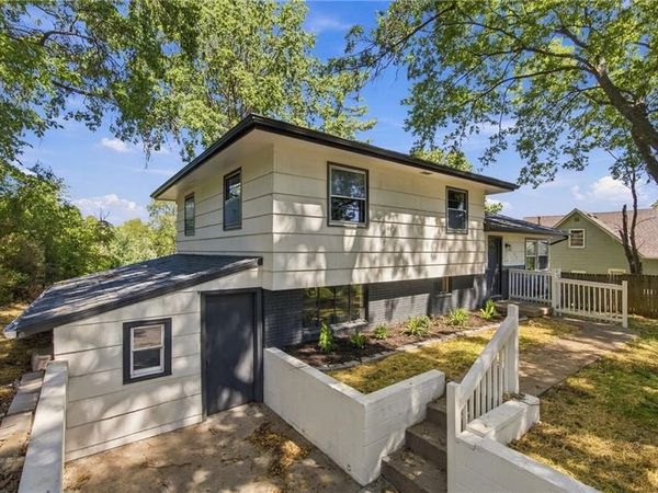 910 Olive Street, Leavenworth, KS 66048