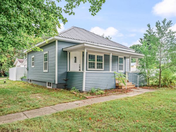 301 E Angel Avenue, Barryton, MI 49305
