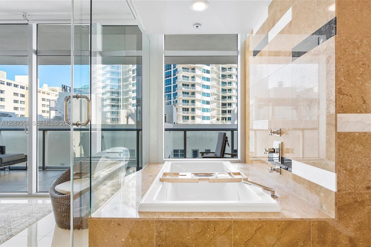 3737 Collins Ave, Unit S-804, Miami Beach, FL 33140 Photo