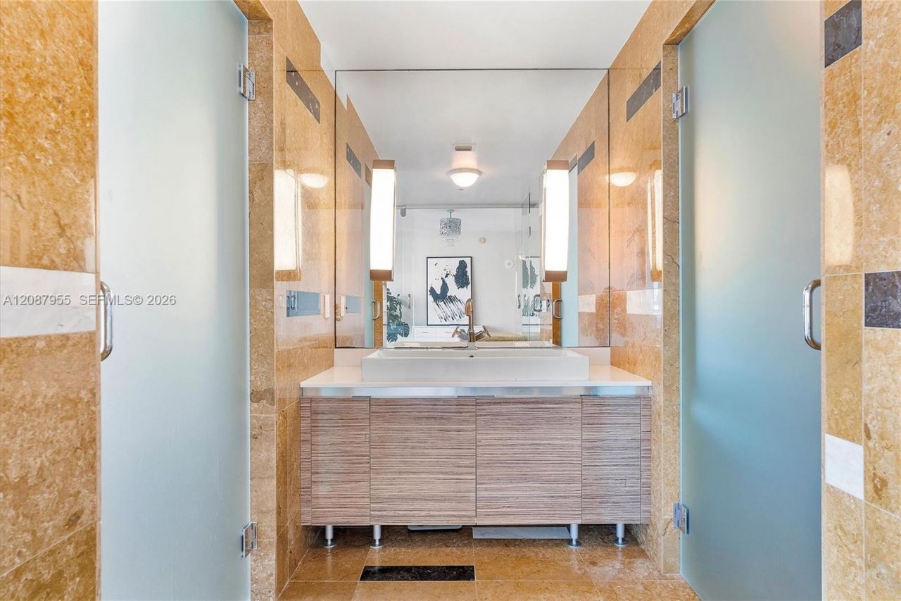 3737 Collins Ave, Unit S-804, Miami Beach, FL 33140 Photo