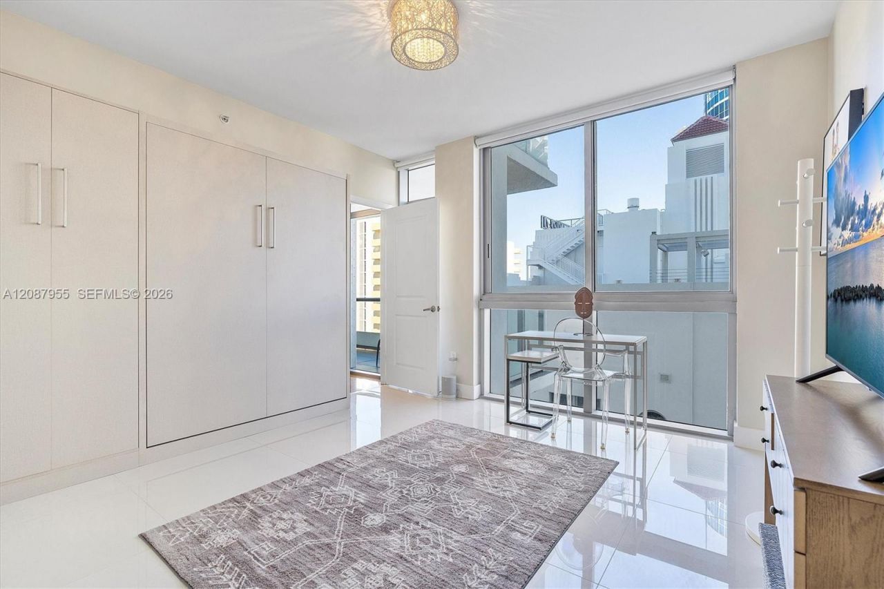 3737 Collins Ave, Unit S-804, Miami Beach, FL 33140 Photo
