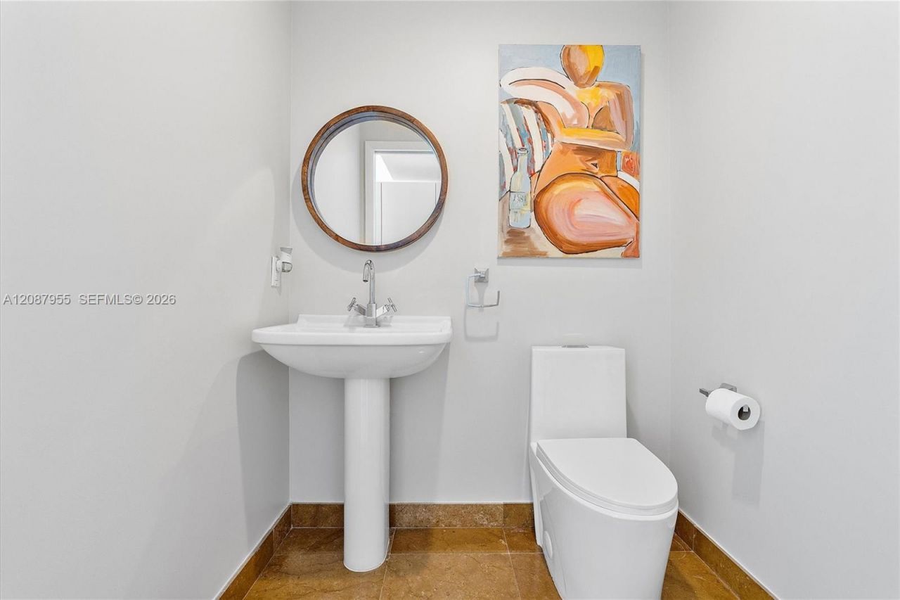 3737 Collins Ave, Unit S-804, Miami Beach, FL 33140 Photo