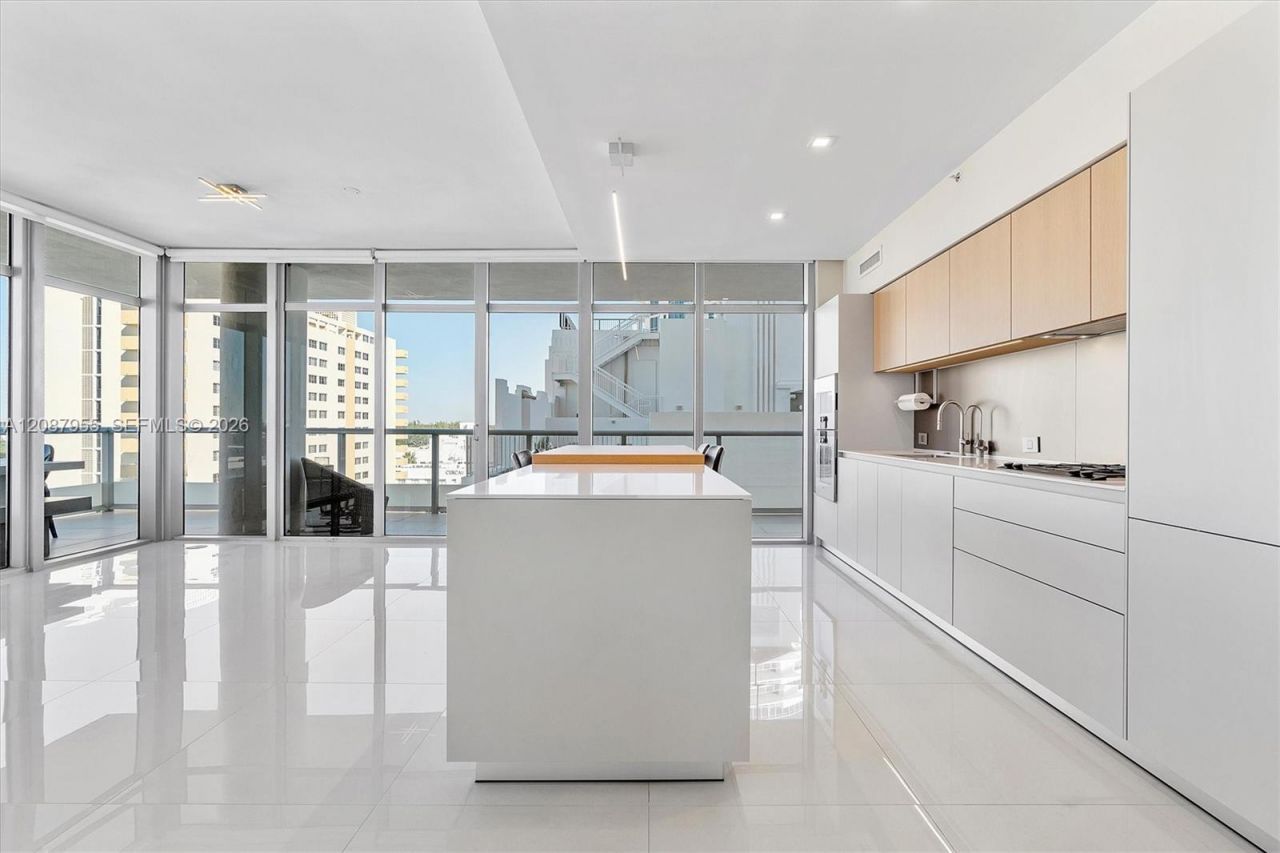 3737 Collins Ave, Unit S-804, Miami Beach, FL 33140 Photo