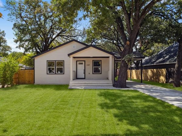 1367 Friendship Drive , Dallas, TX 75217