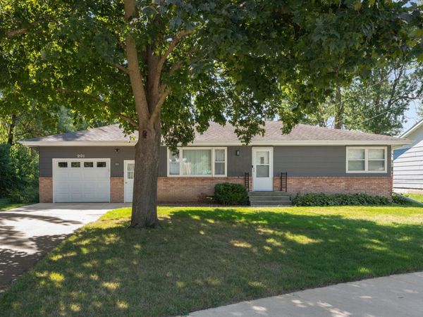 201 Linden Place S, Northfield, MN 55057