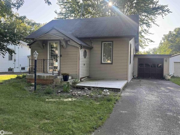109 Walnut St., Auburn, IA 51433