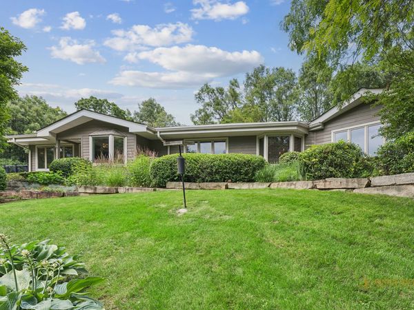 501 Lakepoint Drive , Barrington, IL 60010