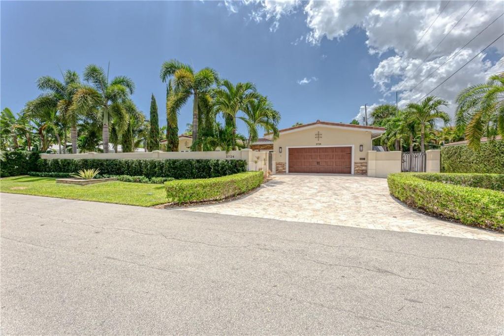 2726 NE 25th Place, Fort Lauderdale, FL 33305 Photo