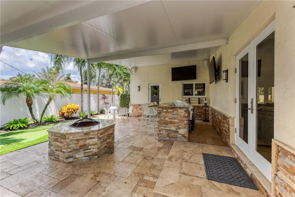 2726 NE 25th Place, Fort Lauderdale, FL 33305 Photo