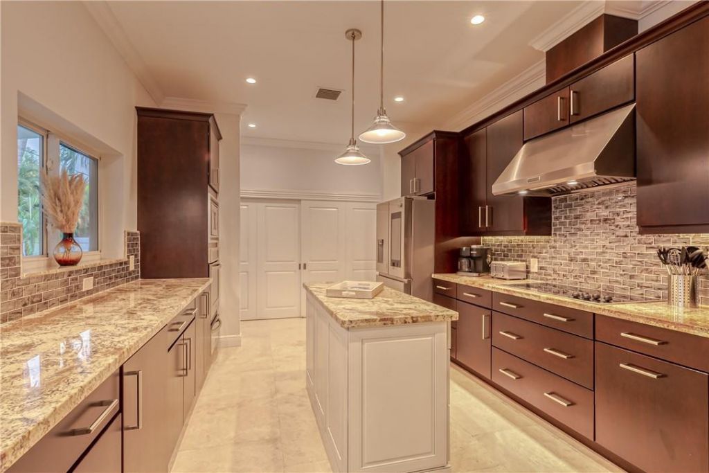 2726 NE 25th Place, Fort Lauderdale, FL 33305 Photo