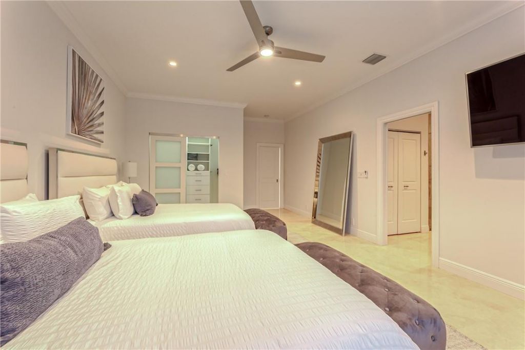 2726 NE 25th Place, Fort Lauderdale, FL 33305 Photo