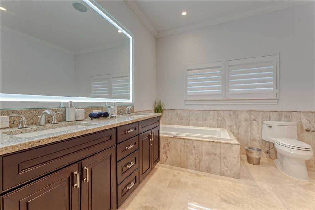 2726 NE 25th Place, Fort Lauderdale, FL 33305 Photo