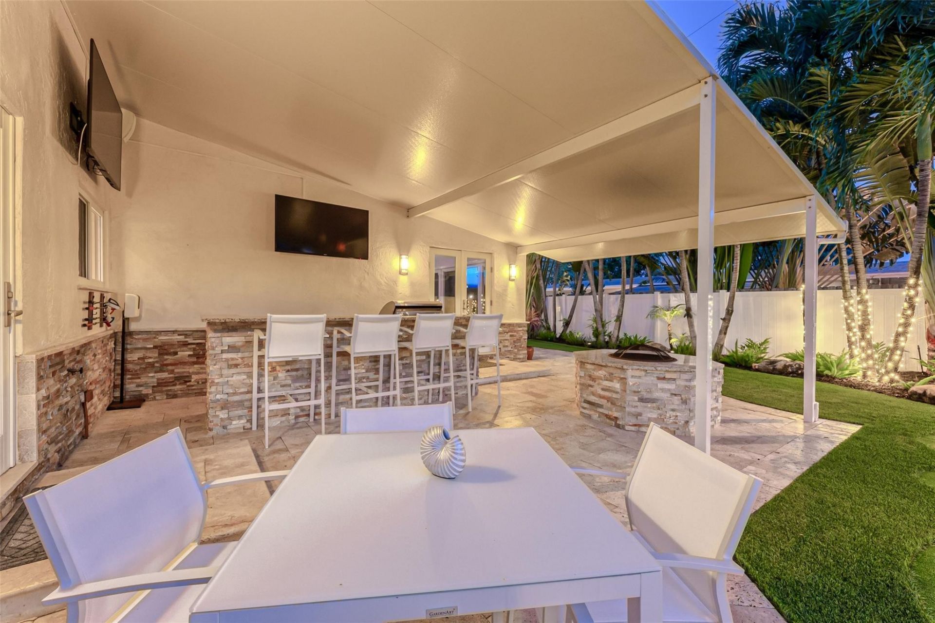 2726 NE 25th Place, Fort Lauderdale, FL 33305 Photo