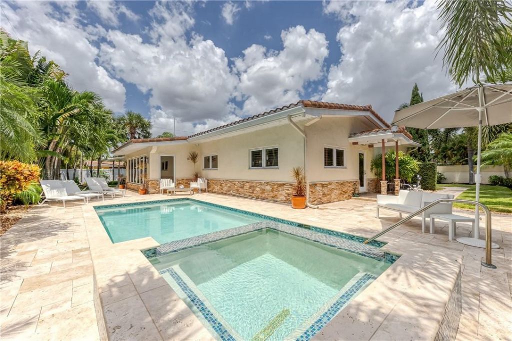 2726 NE 25th Place, Fort Lauderdale, FL 33305 Photo
