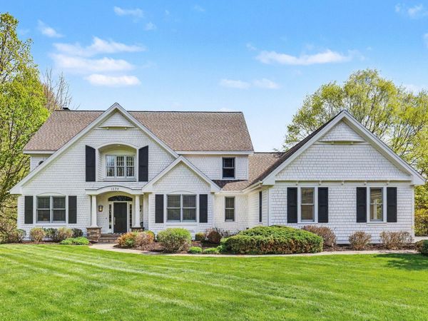 1670 Flowers Crossing Drive NE, Grand Rapids, MI 49525