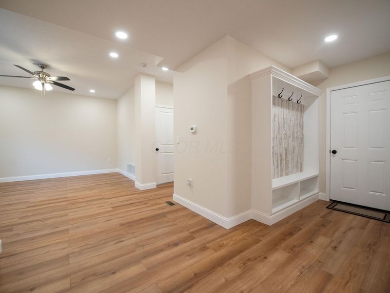 2689 Abington Road, Columbus, OH 43231 Photo 12