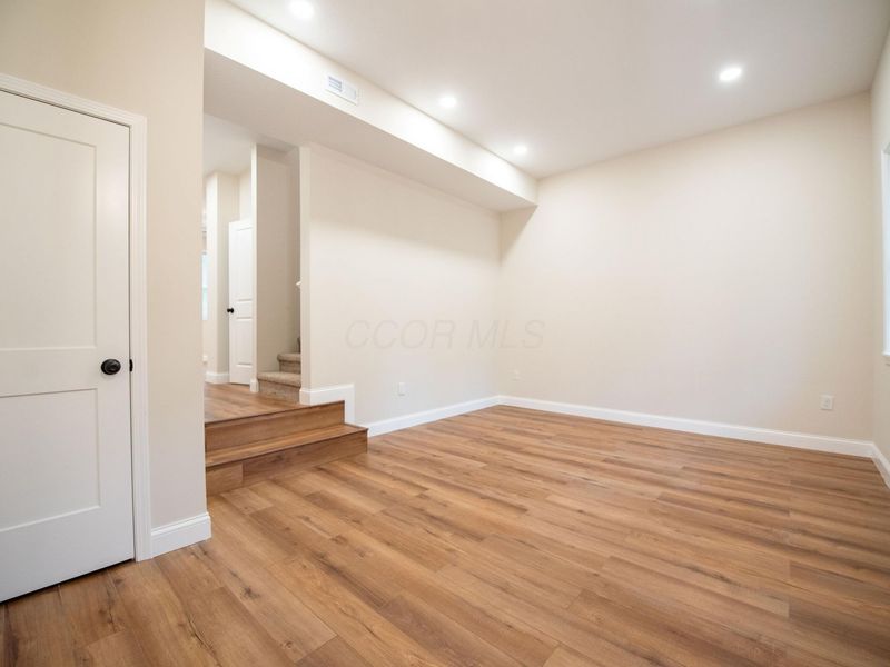 2689 Abington Road, Columbus, OH 43231 Photo 6